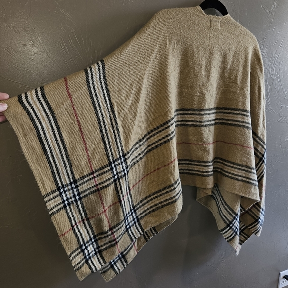 Poncho Blanket Scarf Tan Black Red Plaid One Size Women's Fall Accessory Sweater - Picture 6 of 7